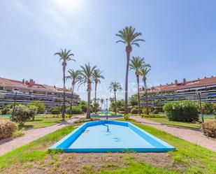 Vista exterior de Apartament de lloguer en Sitges amb Aire condicionat, Terrassa i Piscina