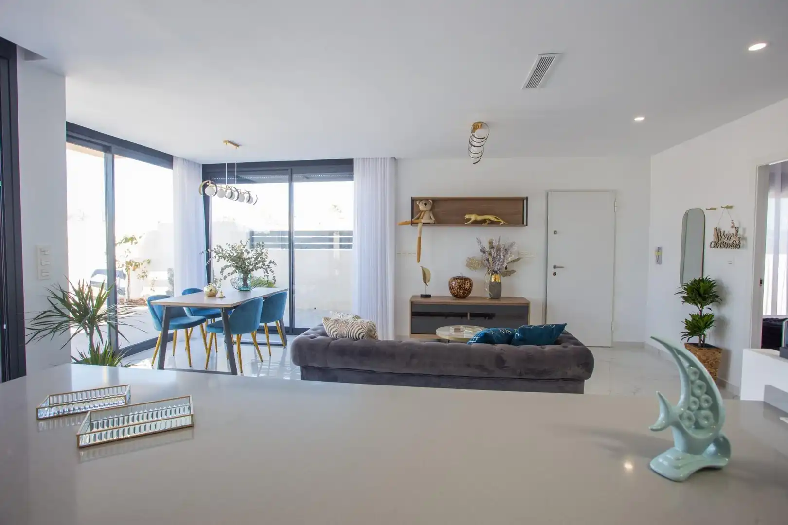 Sala d'estar de Casa o xalet en venda en Los Montesinos amb Jardí privat, Terrassa i Piscina