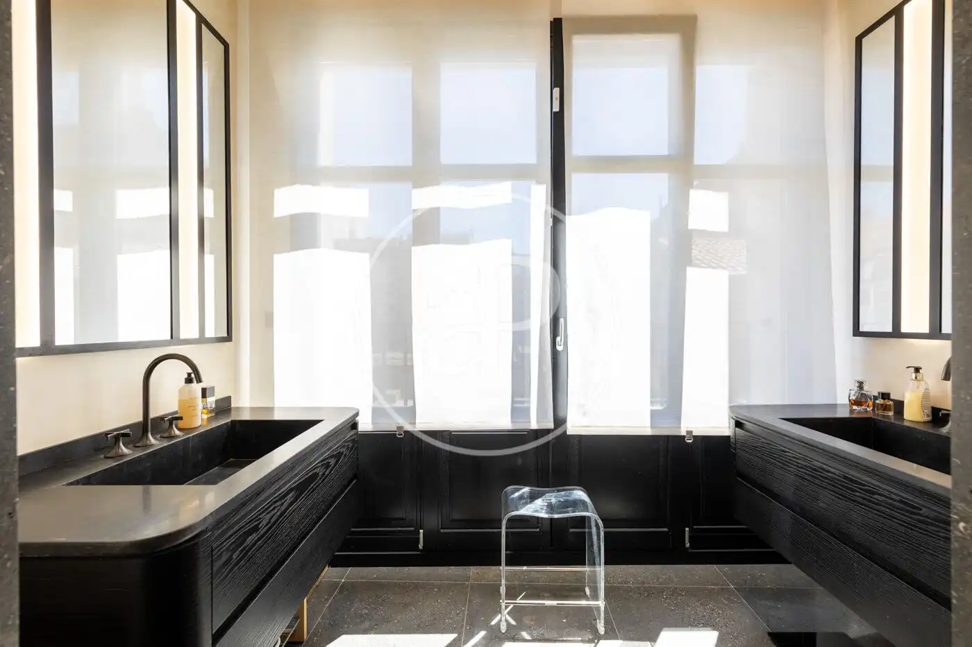 Badezimmer von Wohnung zum Verkauf in Barcelona mit Klimaanlage und Heizung