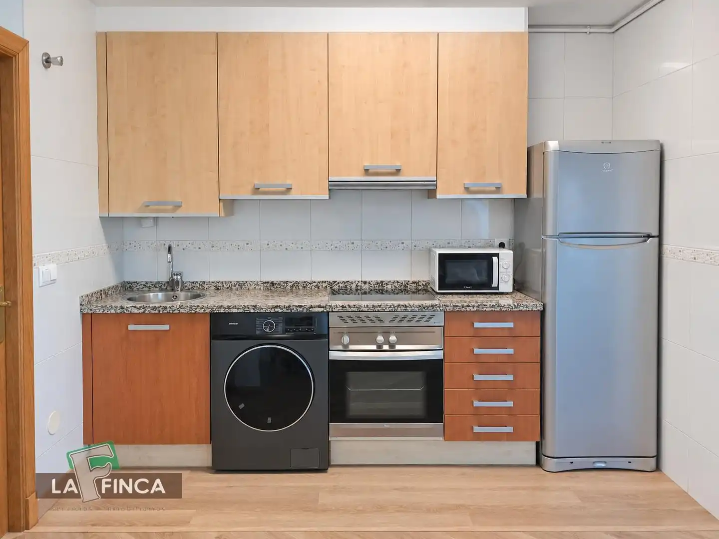 Cocina de Estudio de alquiler en HUCA - La Cadellada