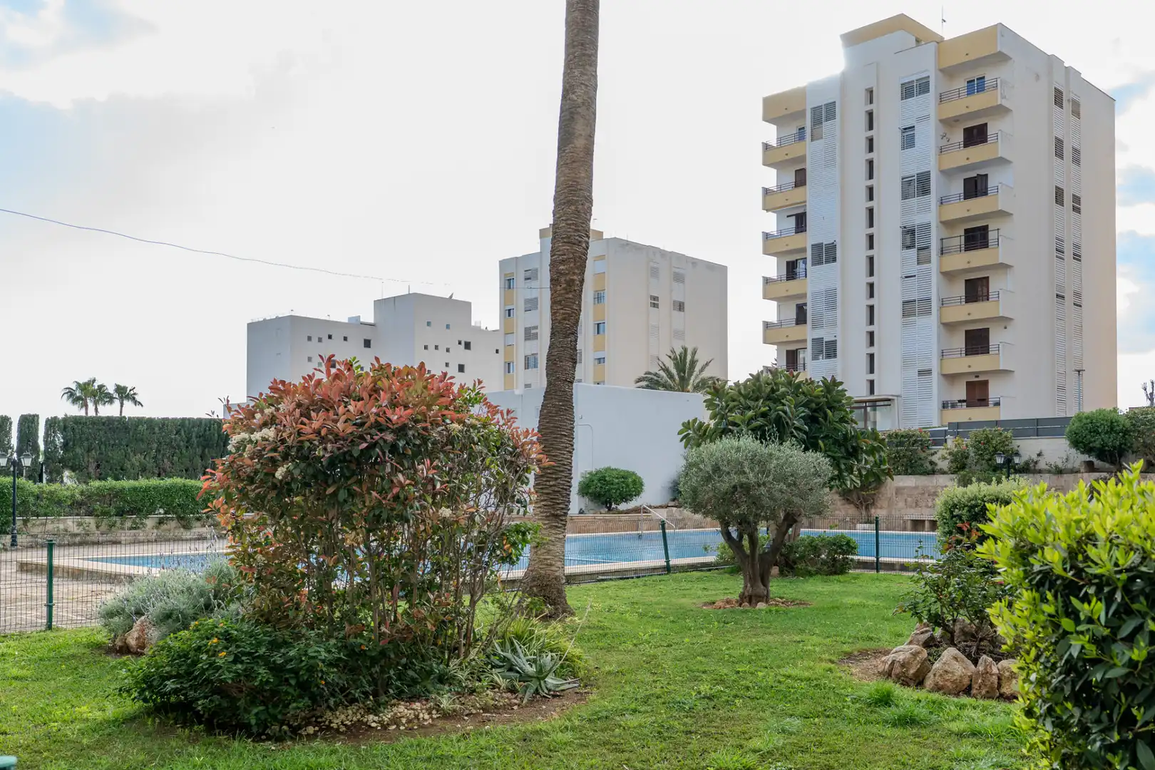 Außenansicht von Wohnung zum Verkauf in Calvià mit Klimaanlage, Terrasse und Schwimmbad