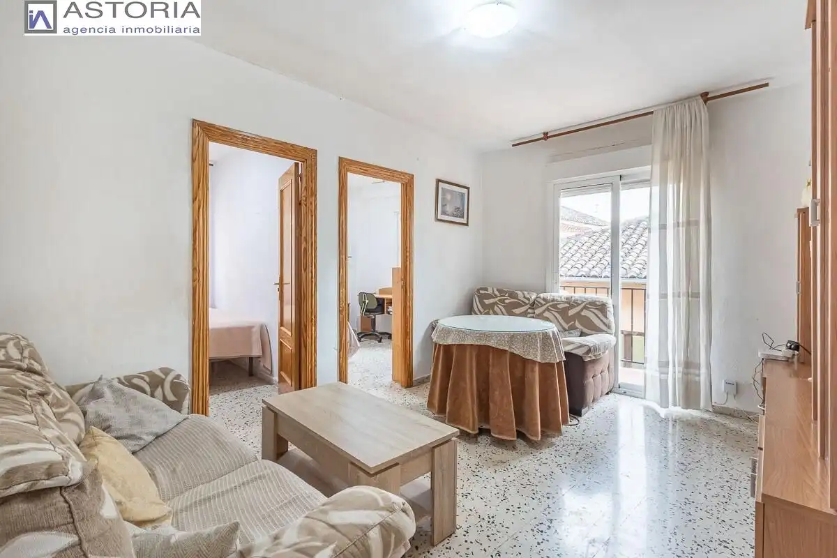 Schlafzimmer von Wohnung zum Verkauf in Granada mit Möbliert und Balkon