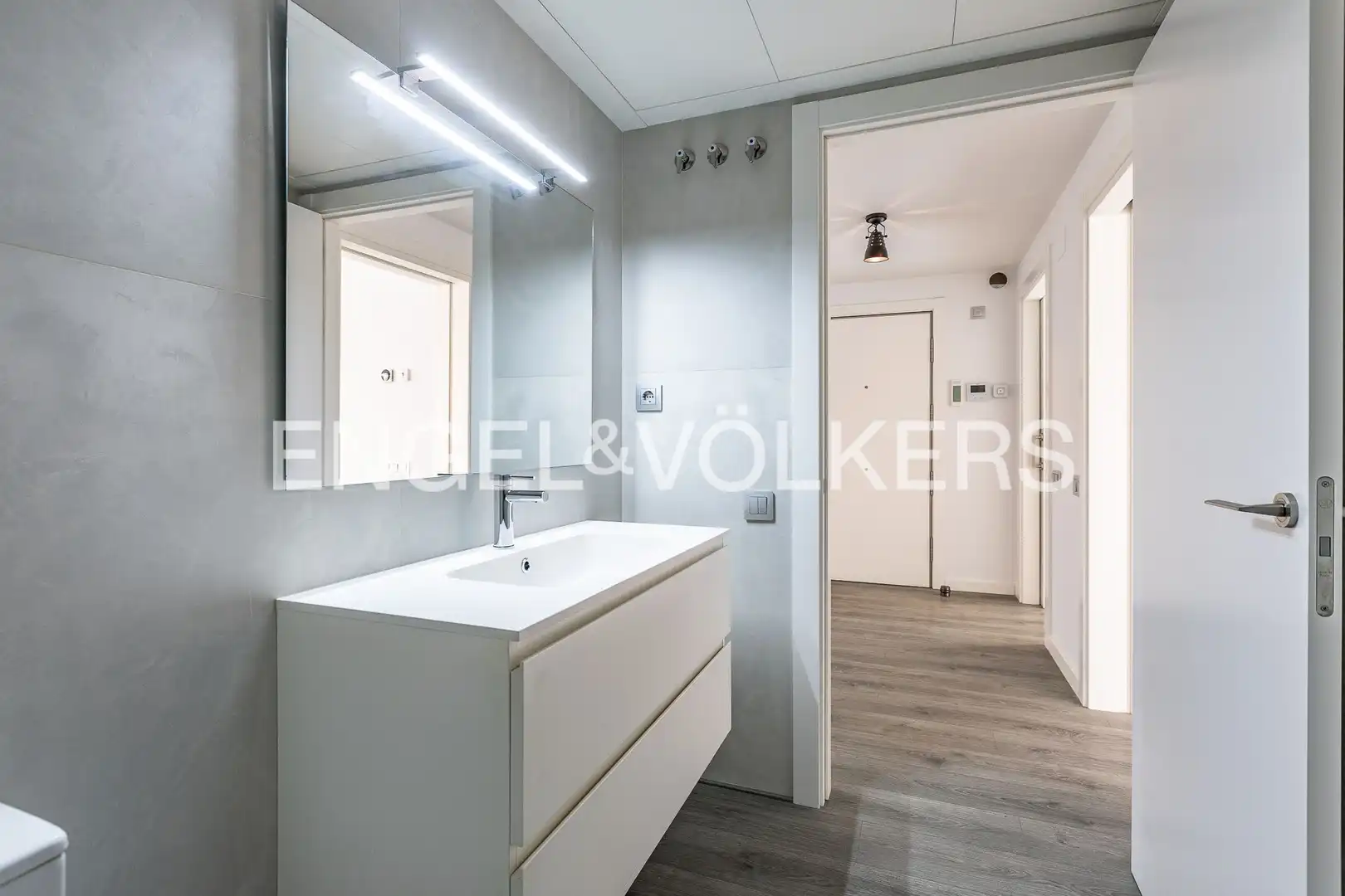 Bathroom of Attic for sale in Sabadell  with Air Conditioner, Heating and Parquet flooring
