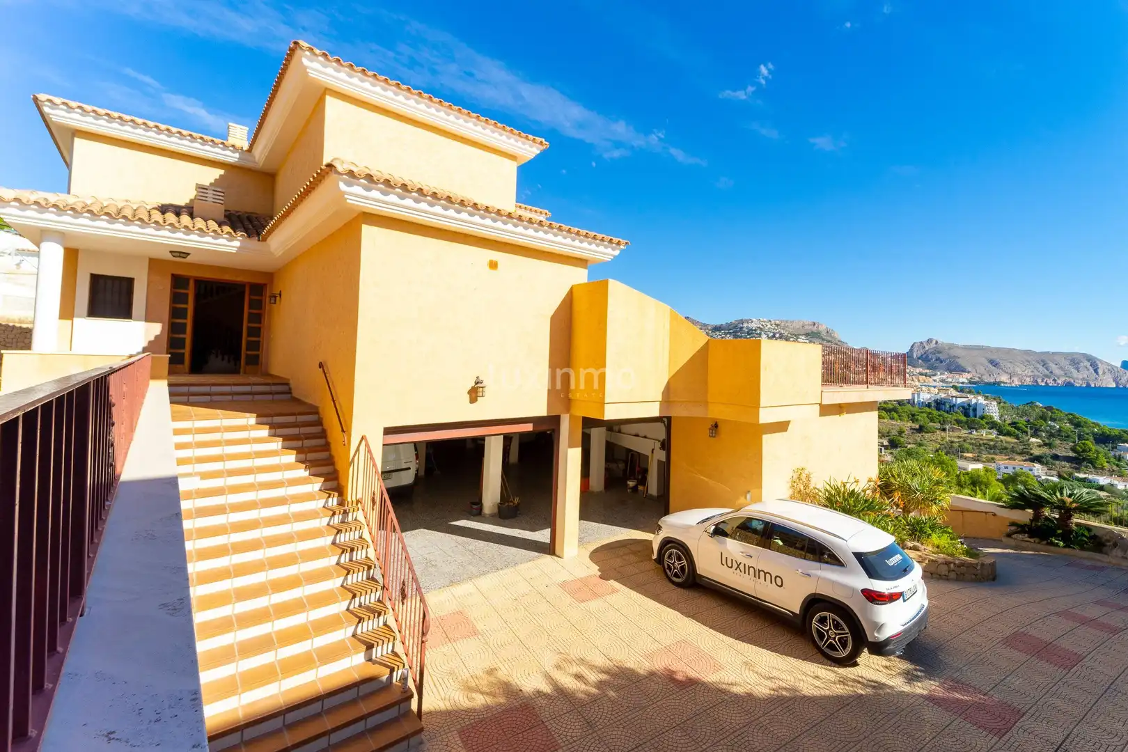 Vista exterior de Casa o xalet en venda en Altea amb Aire condicionat, Calefacció i Jardí privat