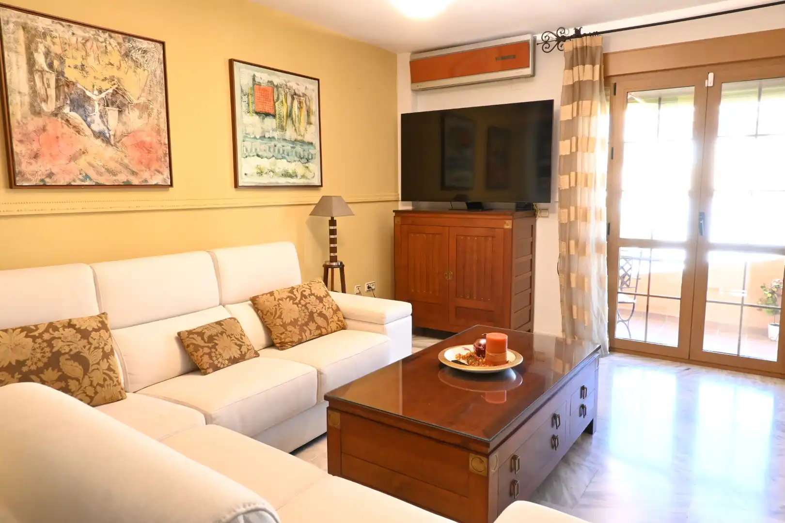 Sala de estar de Casa adosada en venta en Las Gabias con Aire acondicionado, Calefacción y Terraza