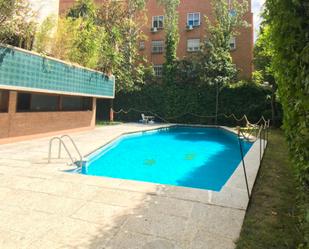 Piscina de Pis de lloguer en  Madrid Capital amb Aire condicionat, Calefacció i Moblat