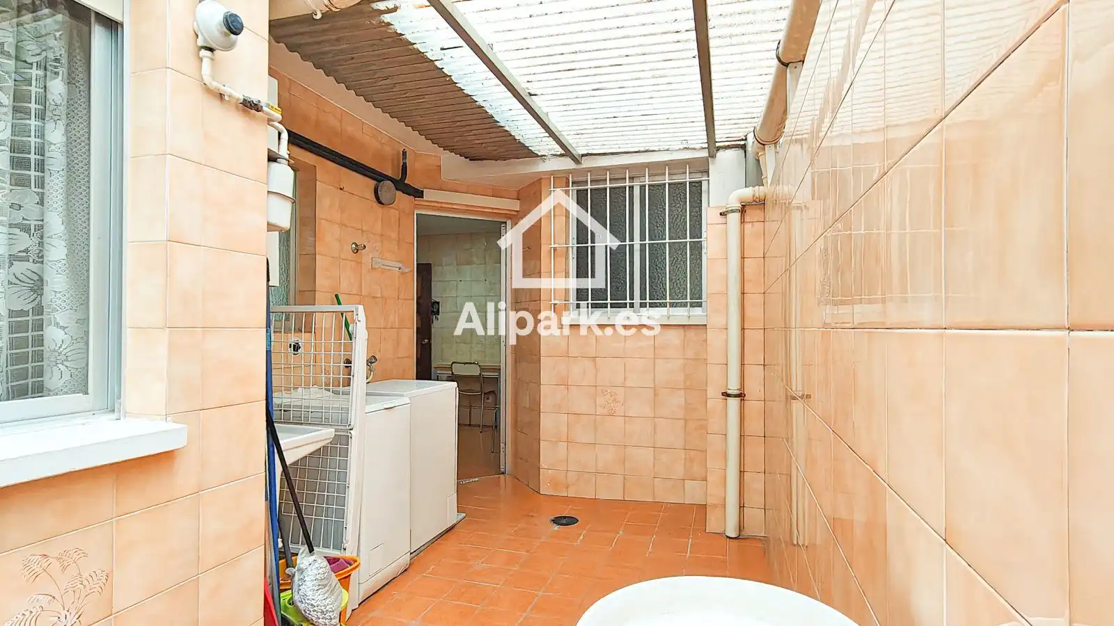 Vista exterior de Piso en venta en Alicante / Alacant con Aire acondicionado, Calefacción y Amueblado