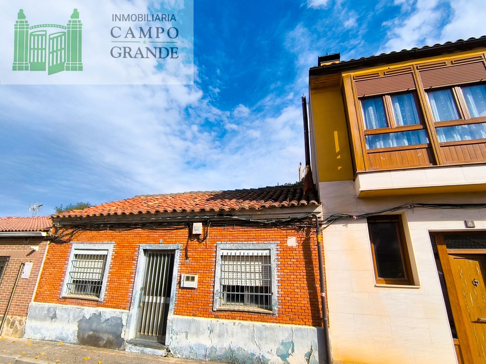 Exterior view of House or chalet for sale in Palencia Capital  with Private garden and Storage room