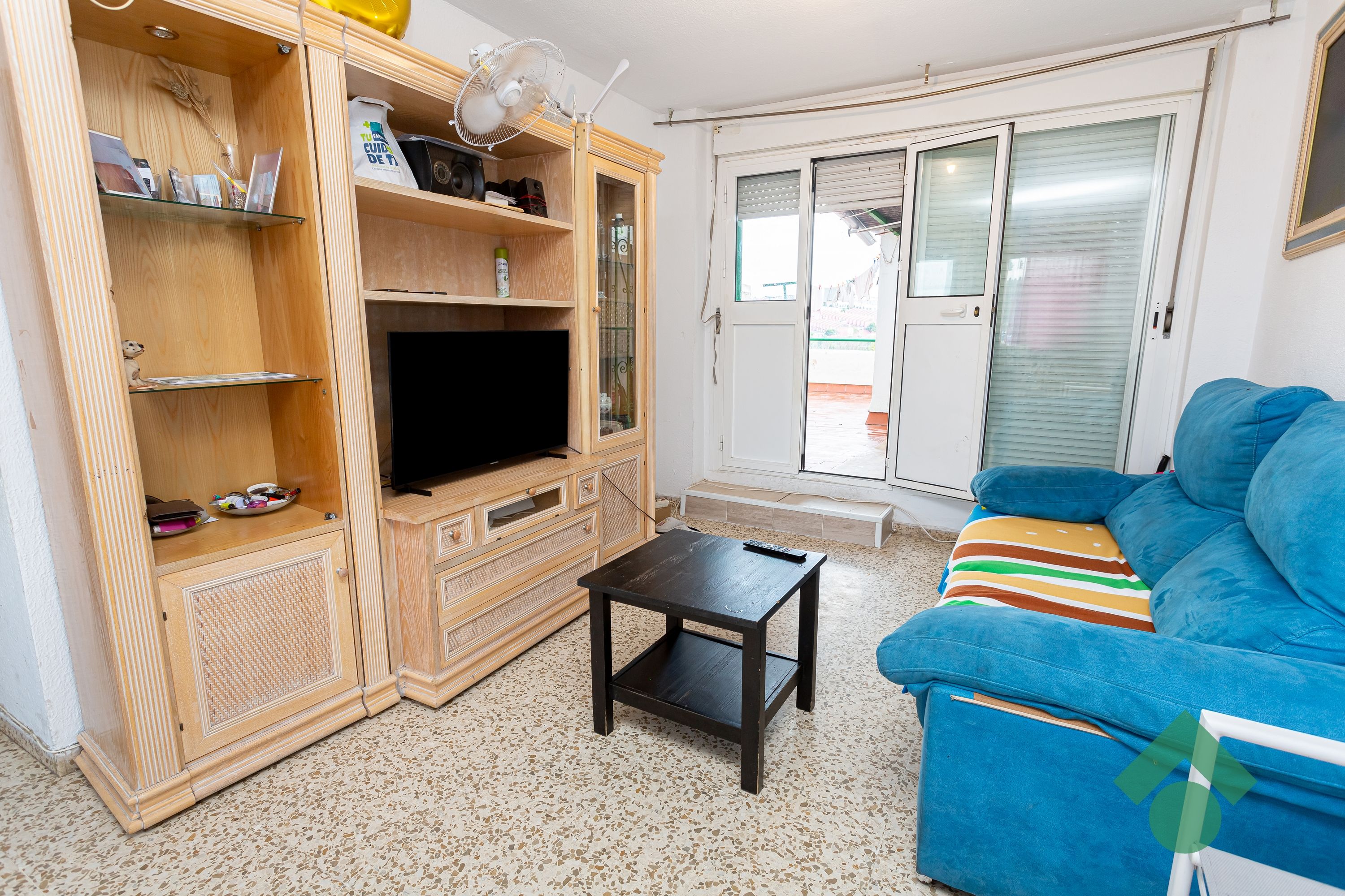 Living room of Flat for sale in Algeciras  with Terrace, Storage room and Furnished