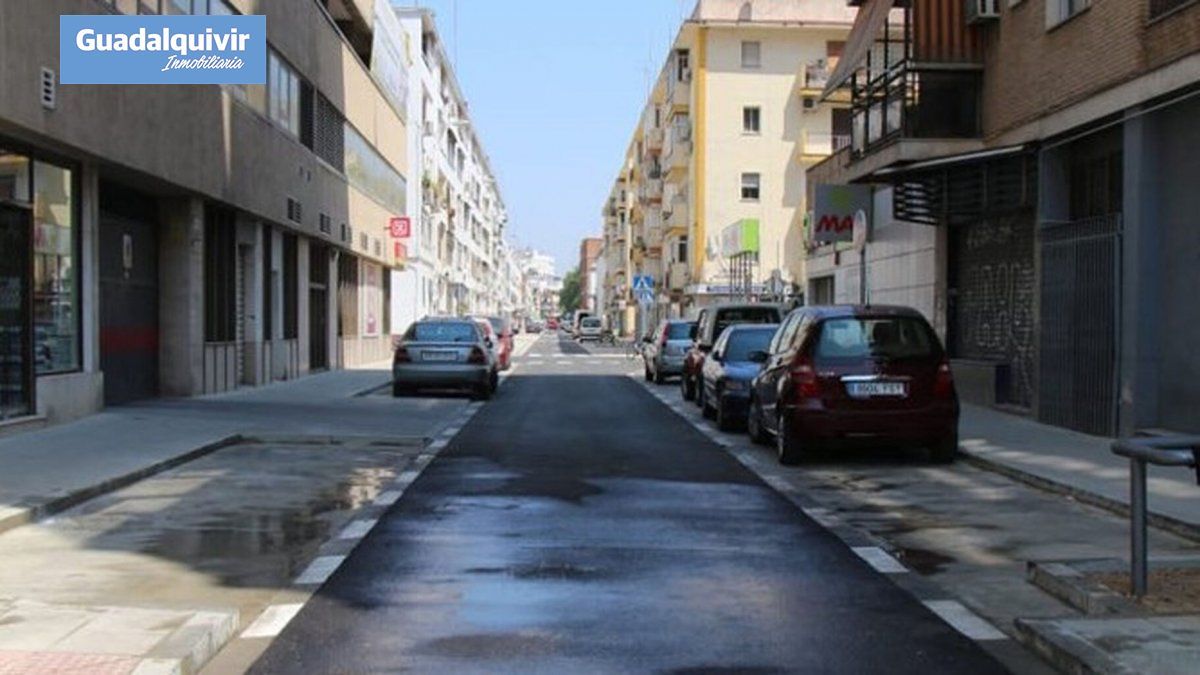 Exterior view of Premises to rent in  Sevilla Capital