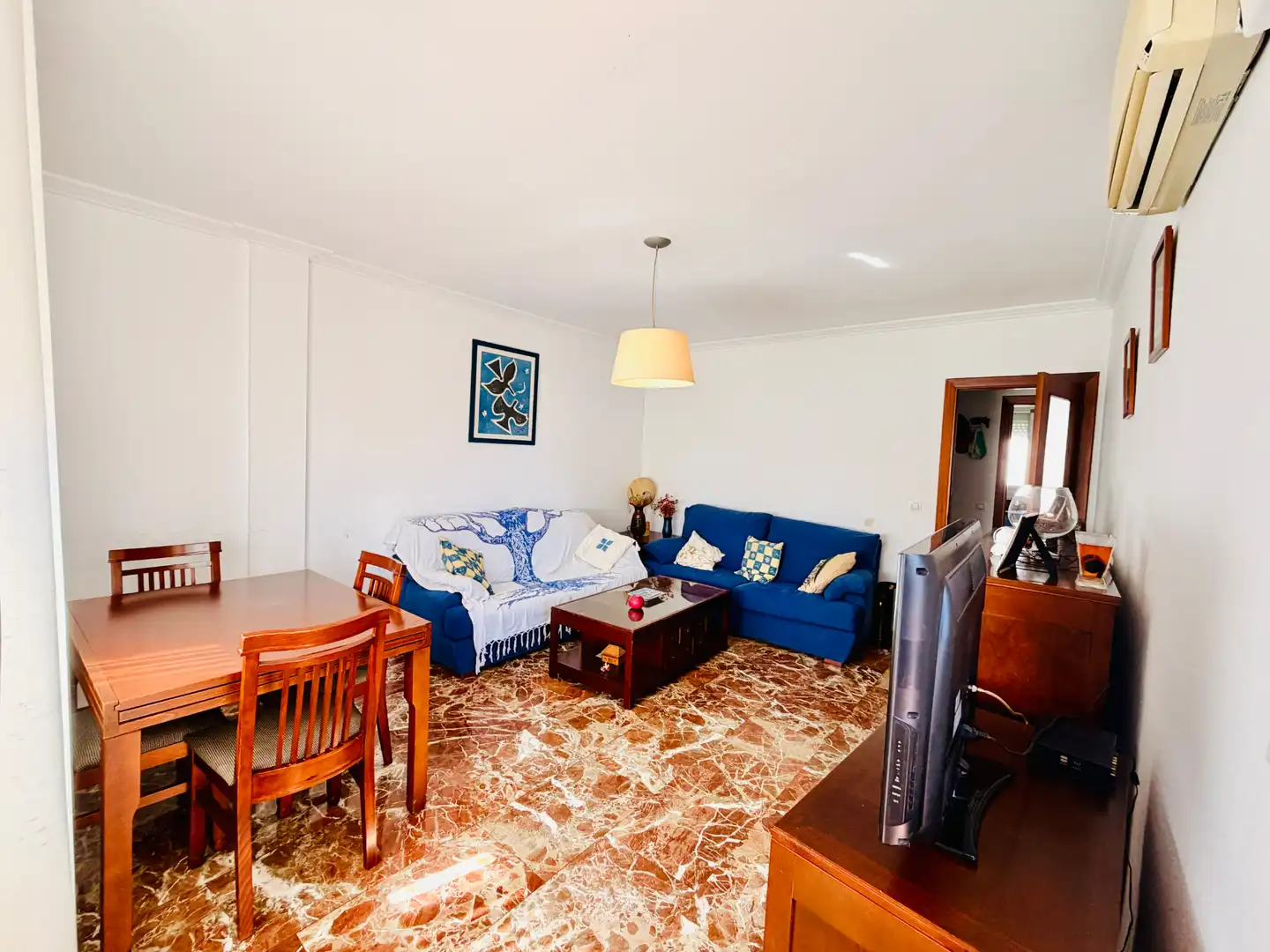 Living room of Flat for sale in Sevilla  with Air Conditioner and Terrace