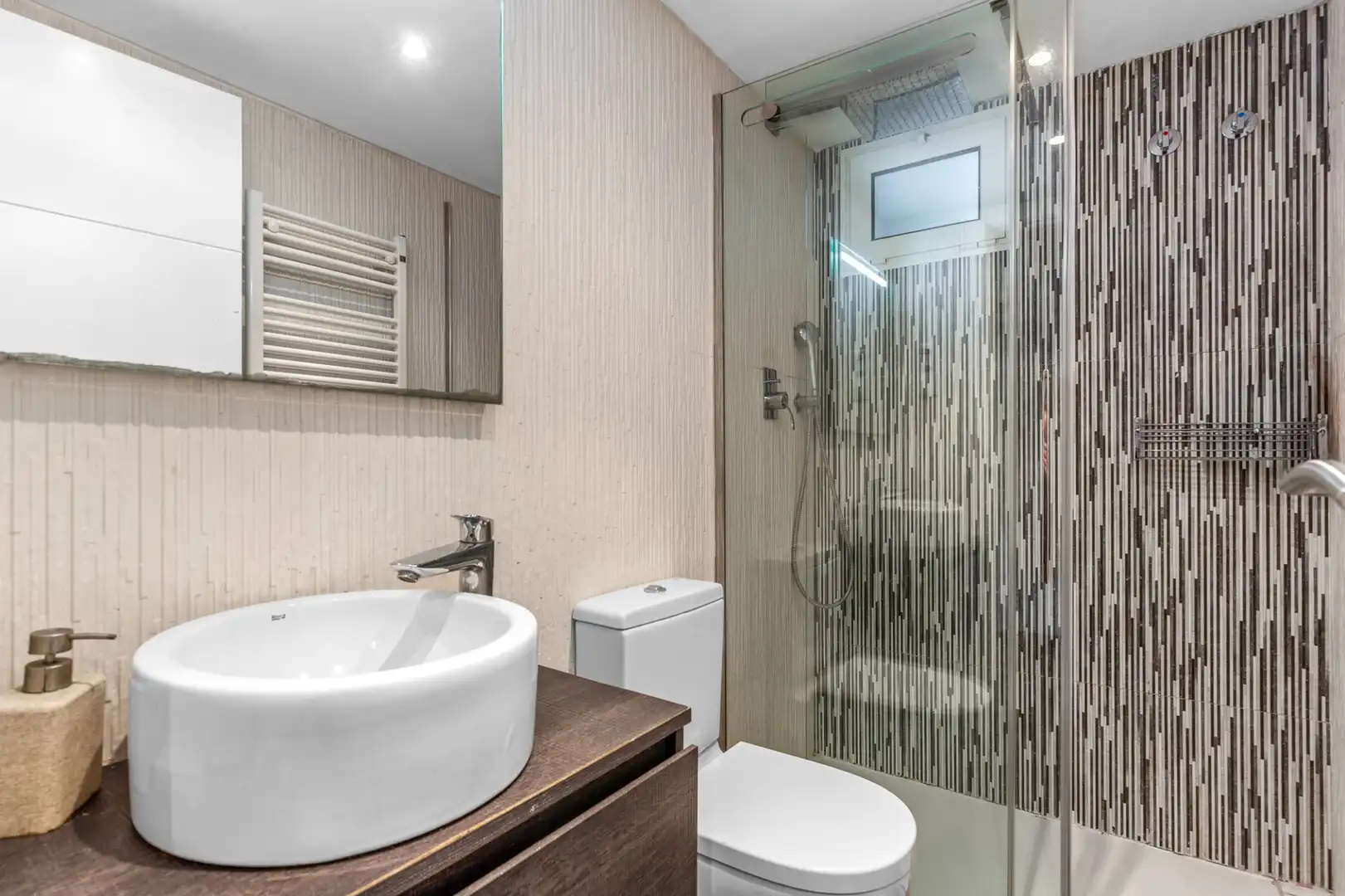 Baño de Planta baja en venta en Sant Just Desvern con Aire acondicionado, Calefacción y Terraza