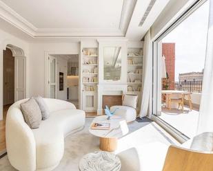 Sala d'estar de Àtic de lloguer en  Barcelona Capital amb Aire condicionat i Calefacció