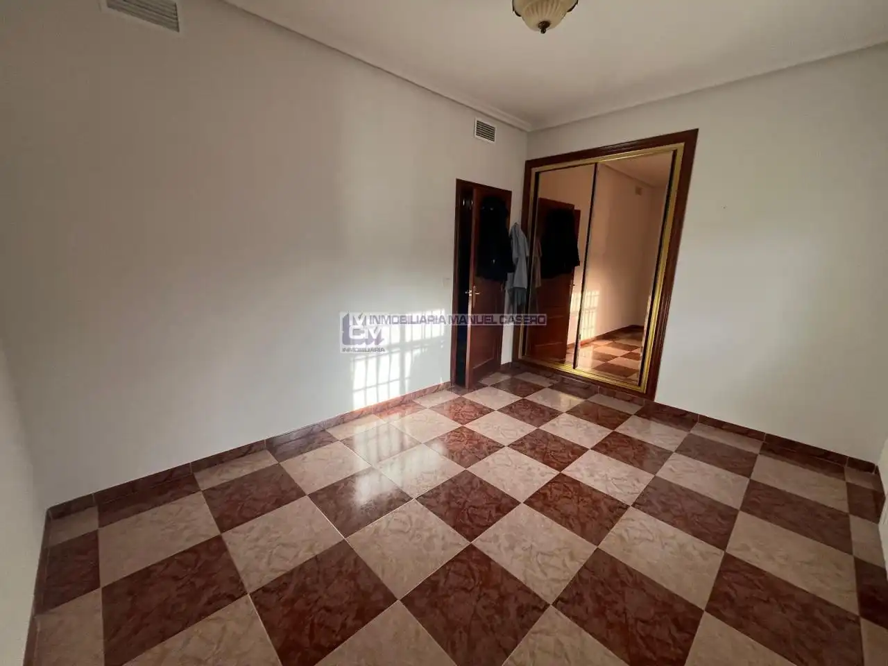Dormitori de Casa o xalet en venda en Cáceres amb Calefacció, Jardí privat i Terrassa