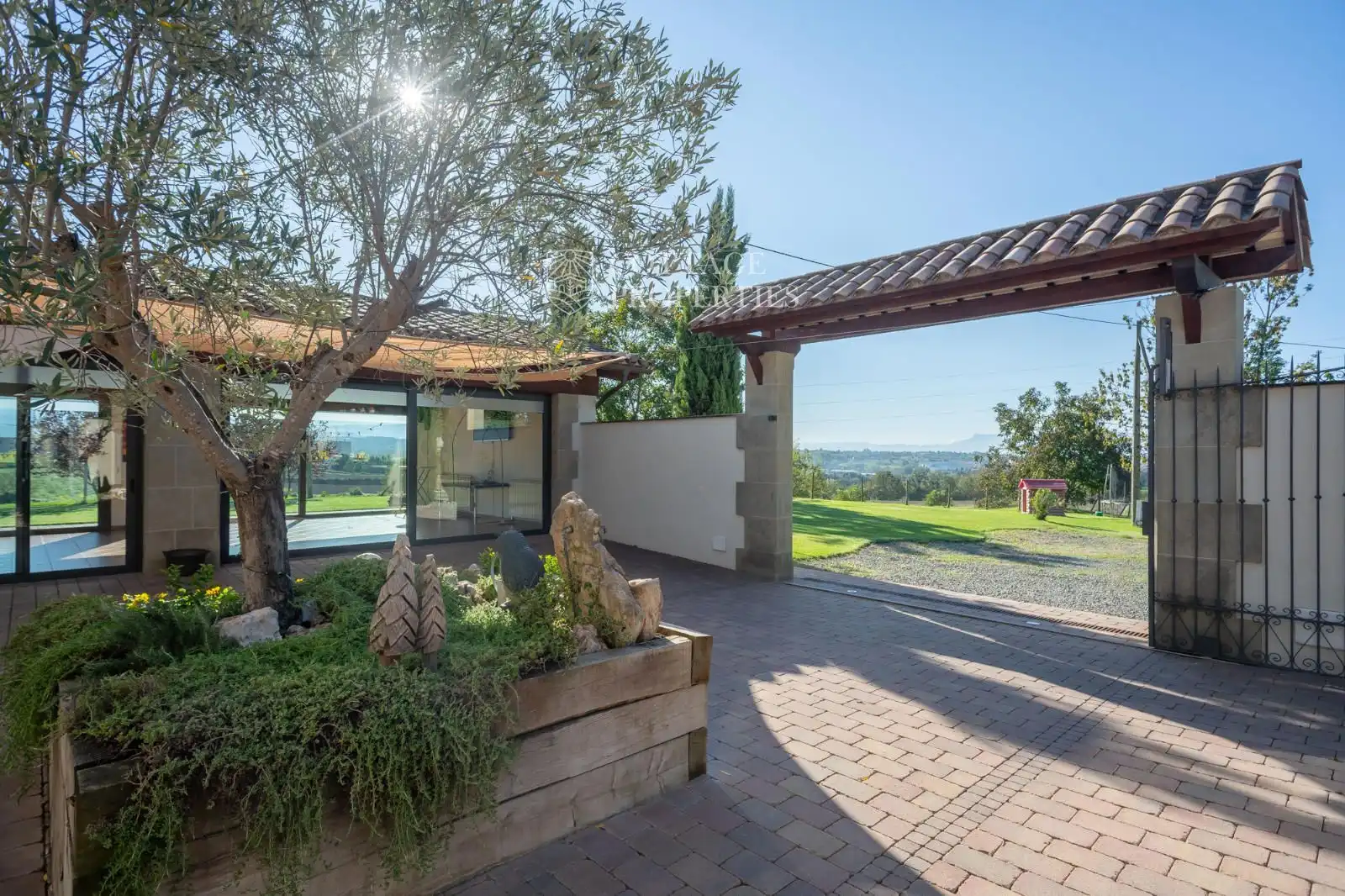 Terraza de Finca rústica en venta en Torelló con Terraza y Amueblado