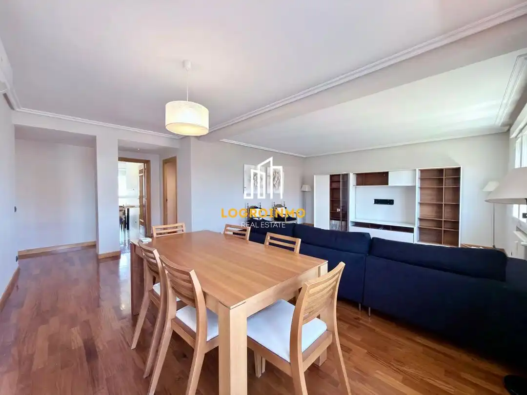 Living room of Flat for rent in  Logroño  with Air Conditioner, Heating and Terrace