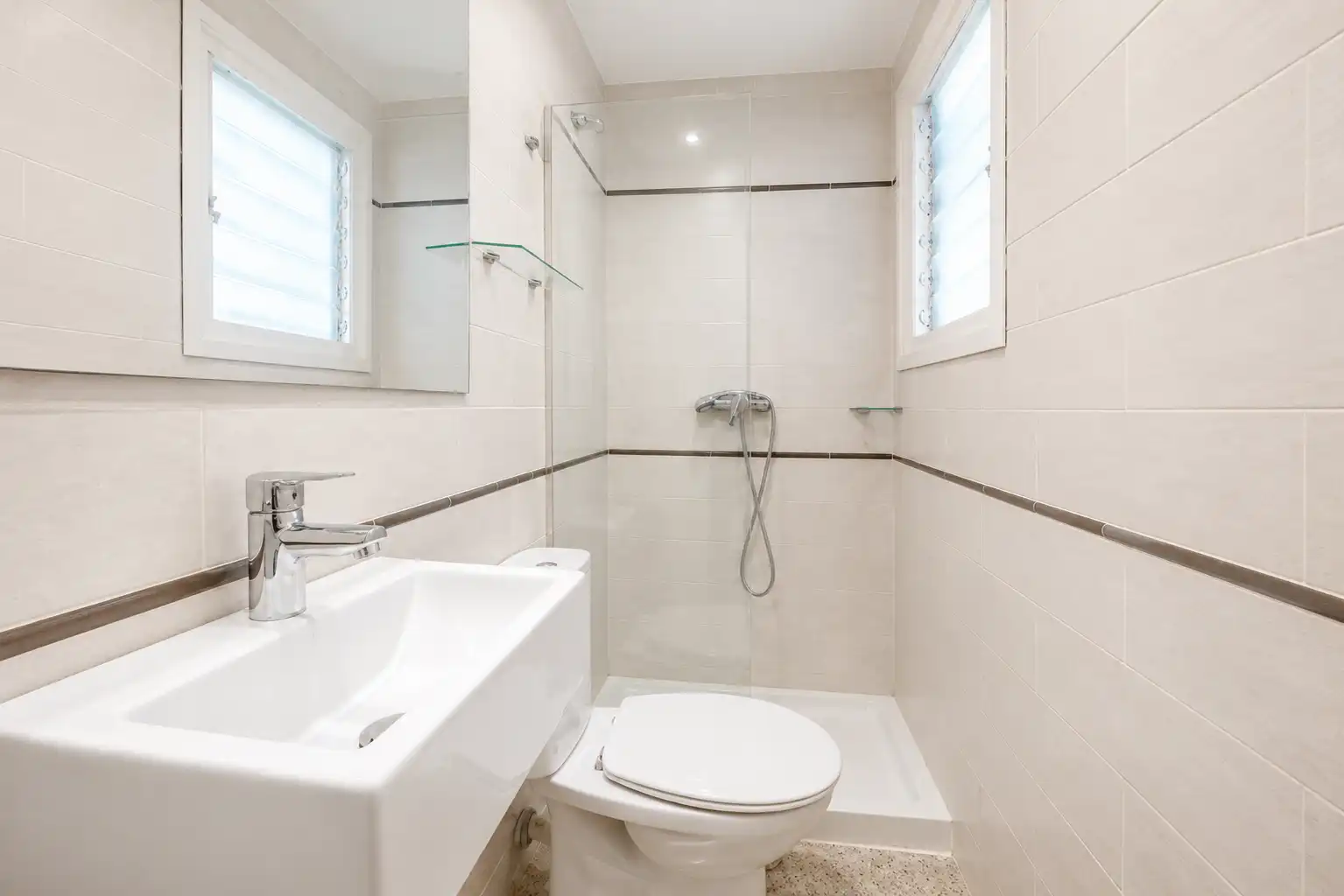 Badezimmer von Haus oder Chalet zur Miete in L'Estartit mit Klimaanlage, Heizung und Privatgarten