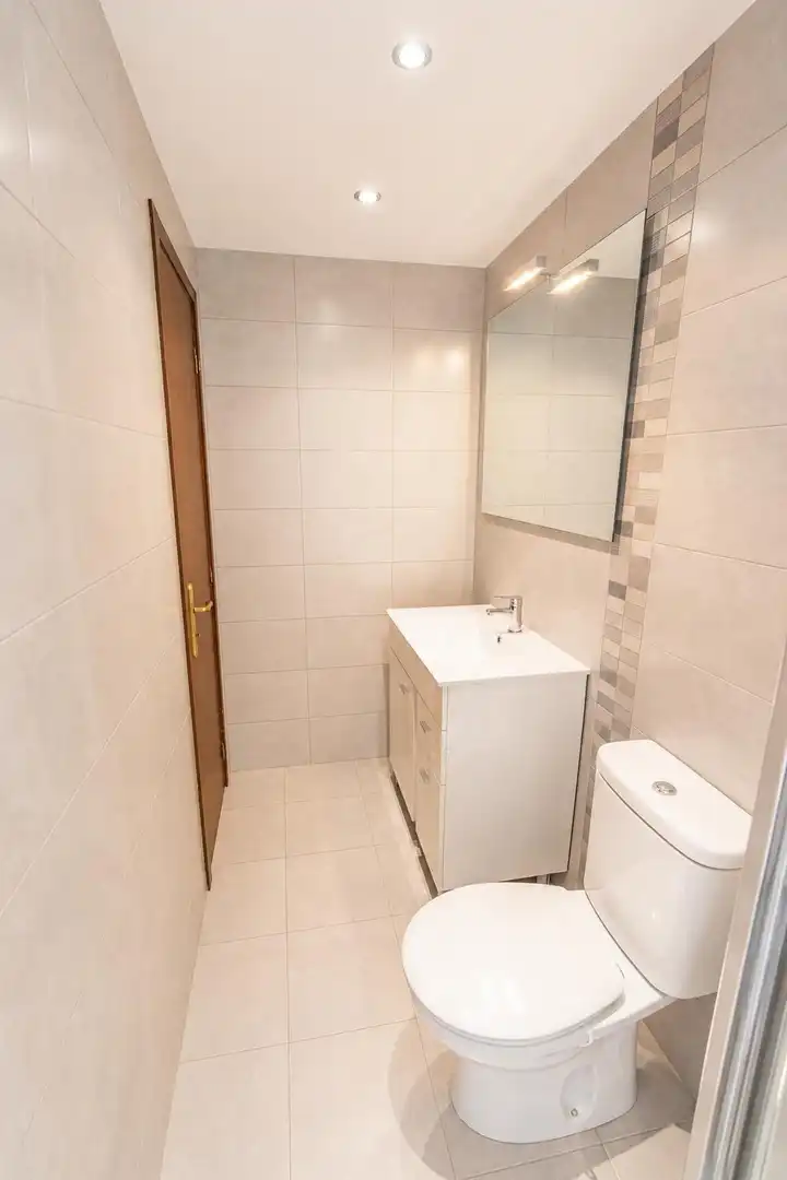 Baño de Piso en venta en Zaragoza con Calefacción, Terraza y Amueblado