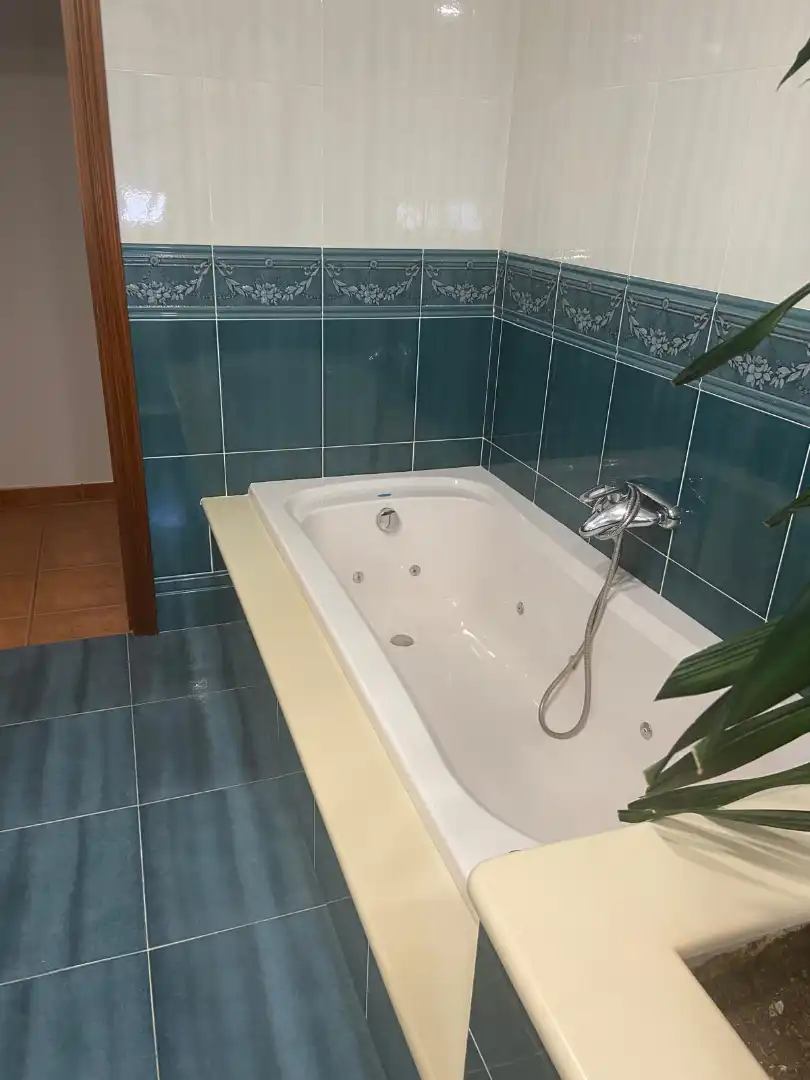 Bany de Casa o xalet de lloguer en Cangas  amb Calefacció, Jardí privat i Terrassa