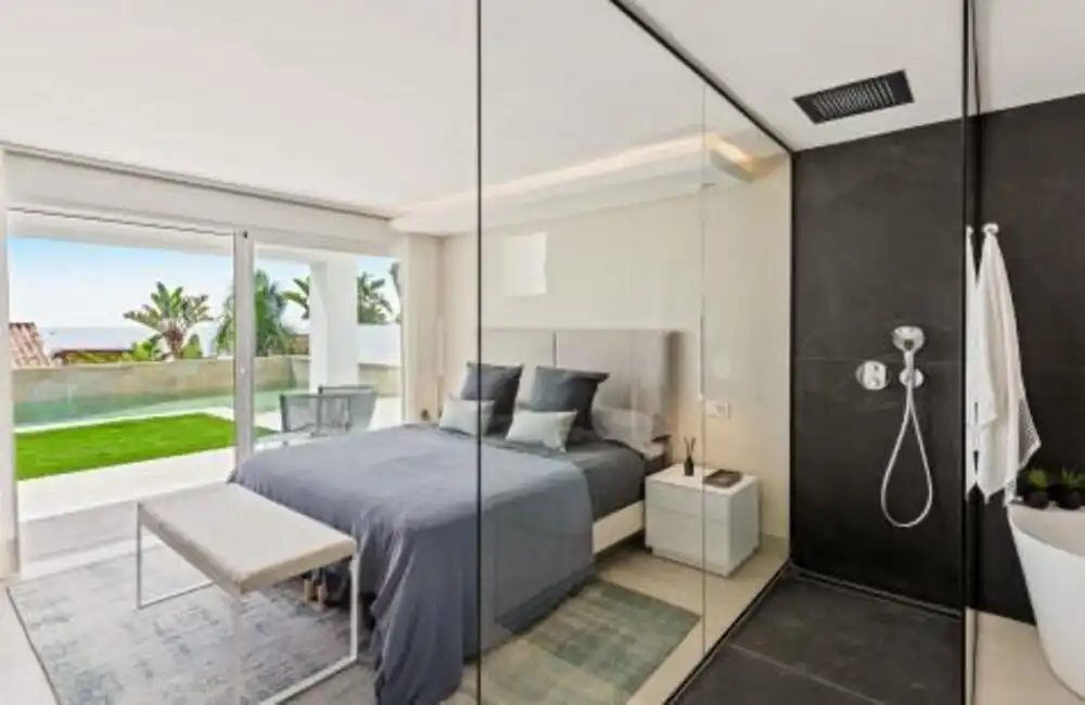 Habitación de Casa o chalet en venta en Estepona con Aire acondicionado, Jardín privado y Terraza