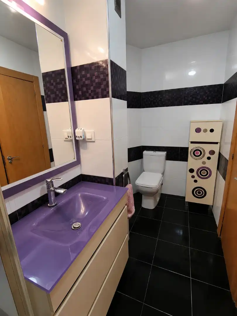 Bathroom of Flat for rent in Gijón   with Heating, Parquet flooring and Storage room