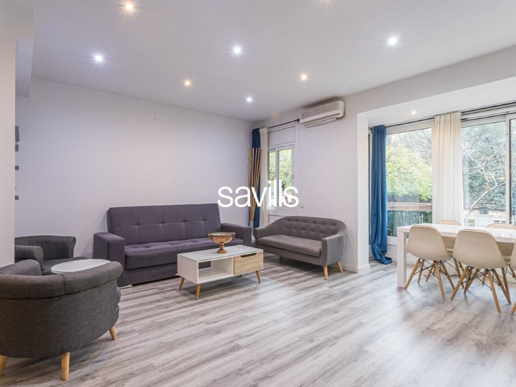 Sala de estar de Apartamento en venta en  Barcelona Capital con Aire acondicionado, Amueblado y Balcón