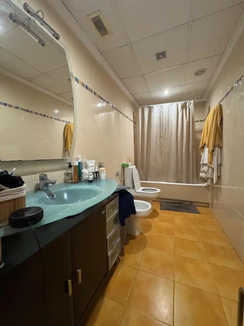 Badezimmer von Wohnung zum Verkauf in Elche / Elx mit Klimaanlage, Heizung und Parkett