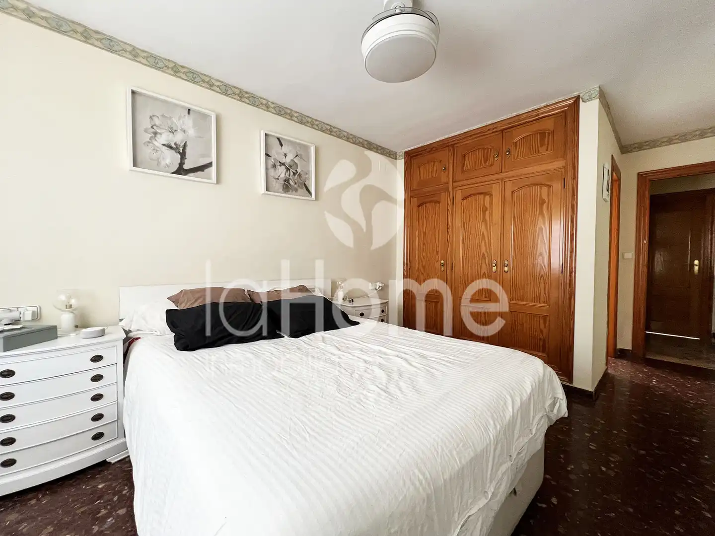 Habitación de Casa o chalet en venta en Paterna con Aire acondicionado, Calefacción y Jardín privado