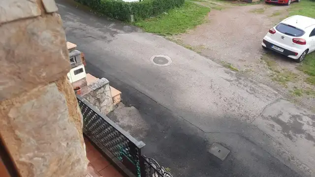 Aparcament de Casa o xalet en venda en Las Regueras   amb Calefacció, Terrassa i Forn