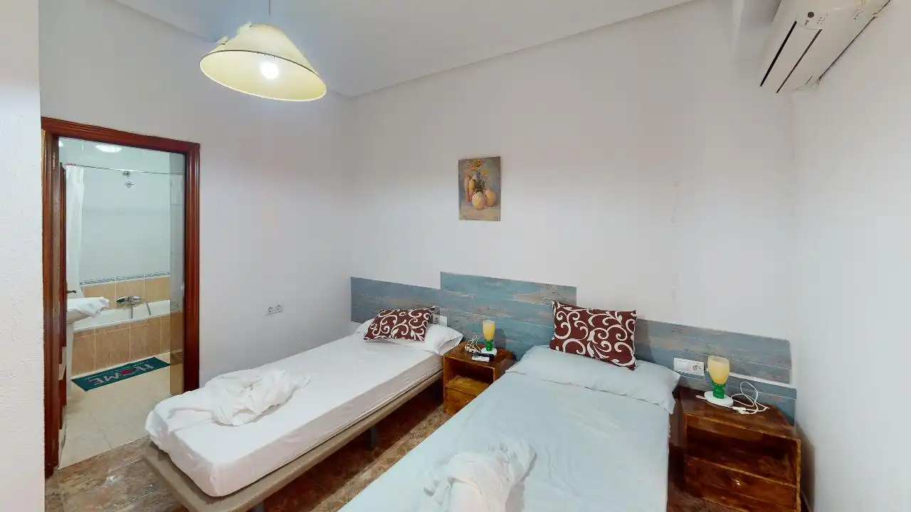 Habitación de Edificio en venta en Jaén