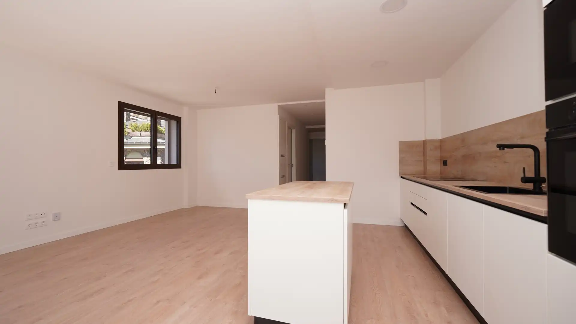 Bedroom of Flat for sale in Encamp  with Heating, Terrace and Storage room