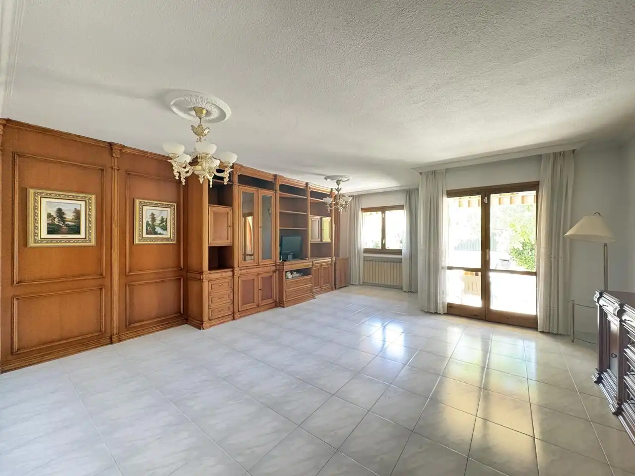 Sala d'estar de Casa o xalet de lloguer en Collado Villalba amb Calefacció, Jardí privat i Parquet