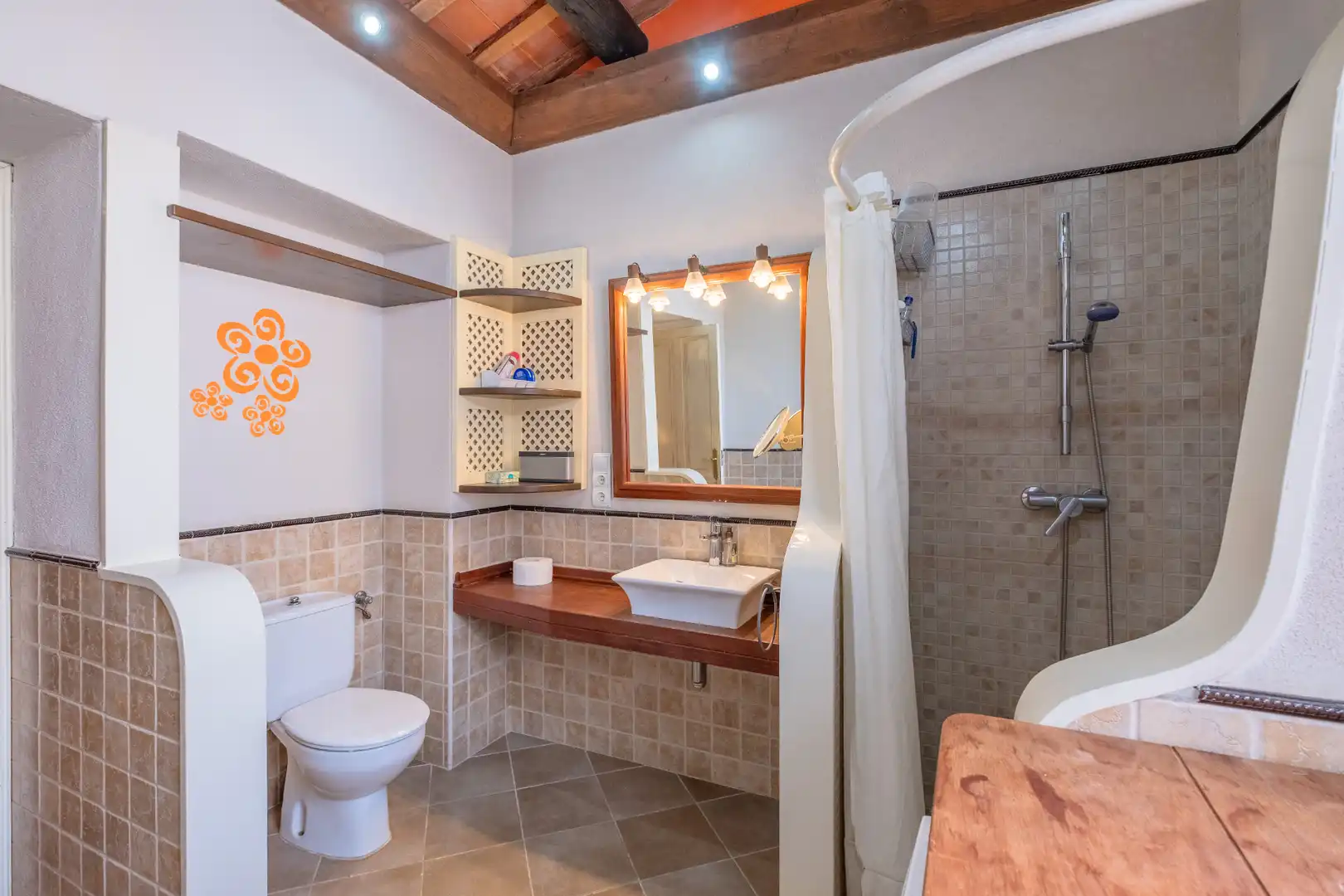 Badezimmer von Country house zum Verkauf in Pals