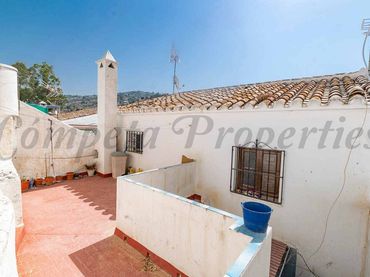 Adosado con balcón en venta en Torrox Pueblo
