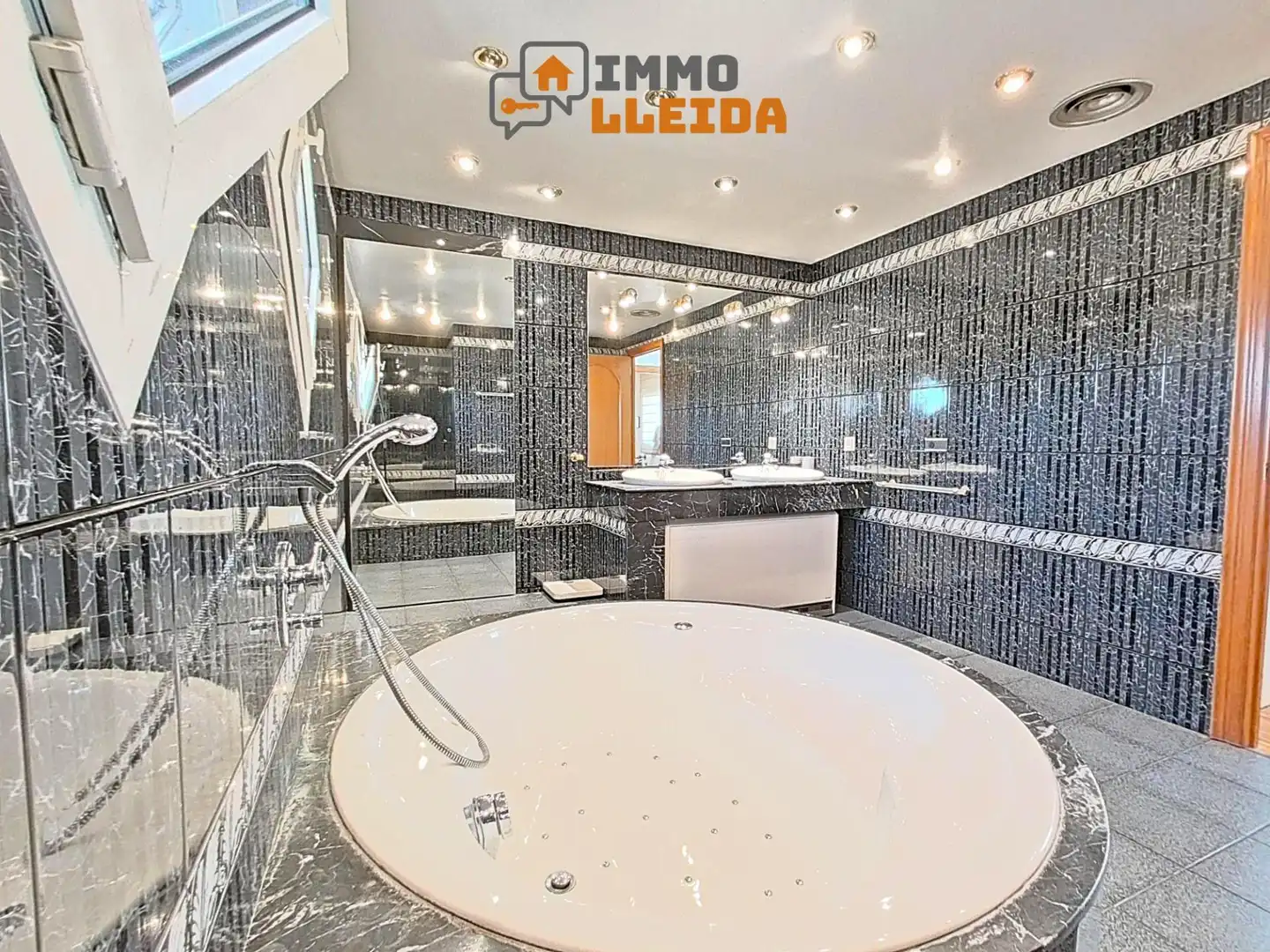 Chalet con piscina en venta en Calle RIU 23, imagen 19