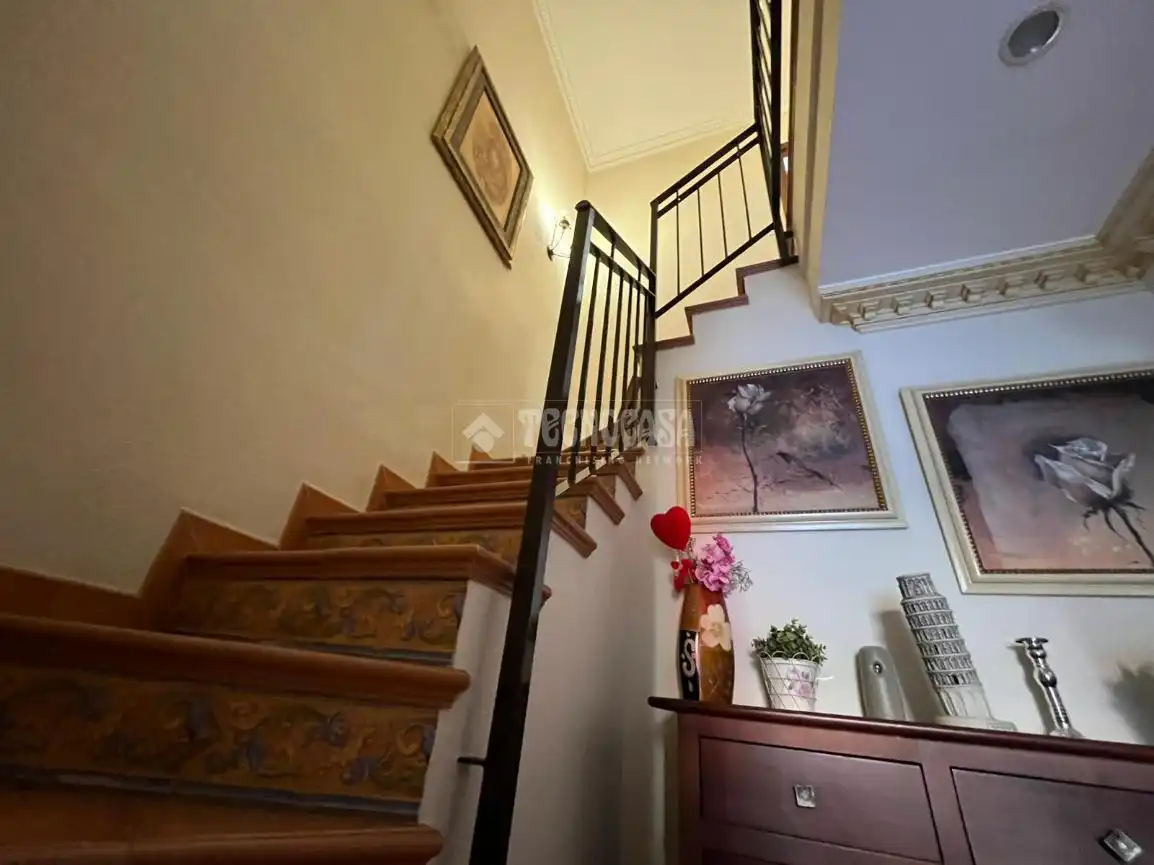 Casa adosada en venta en Dos Hermanas con Terraza