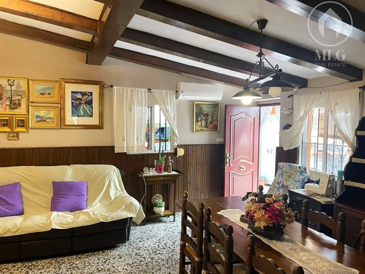 Sala d'estar de Casa o xalet en venda en Alhaurín de la Torre amb Aire condicionat, Terrassa i Traster