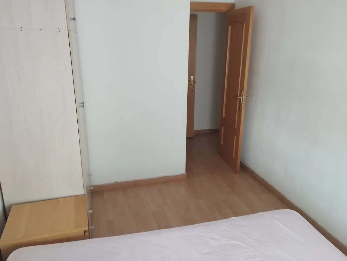 Bedroom of Flat for sale in Zaragoza  with Heating, Parquet flooring and Furnished