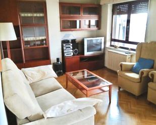 Sala d'estar de Àtic en venda en Salamanca Capital amb Aire condicionat i Terrassa