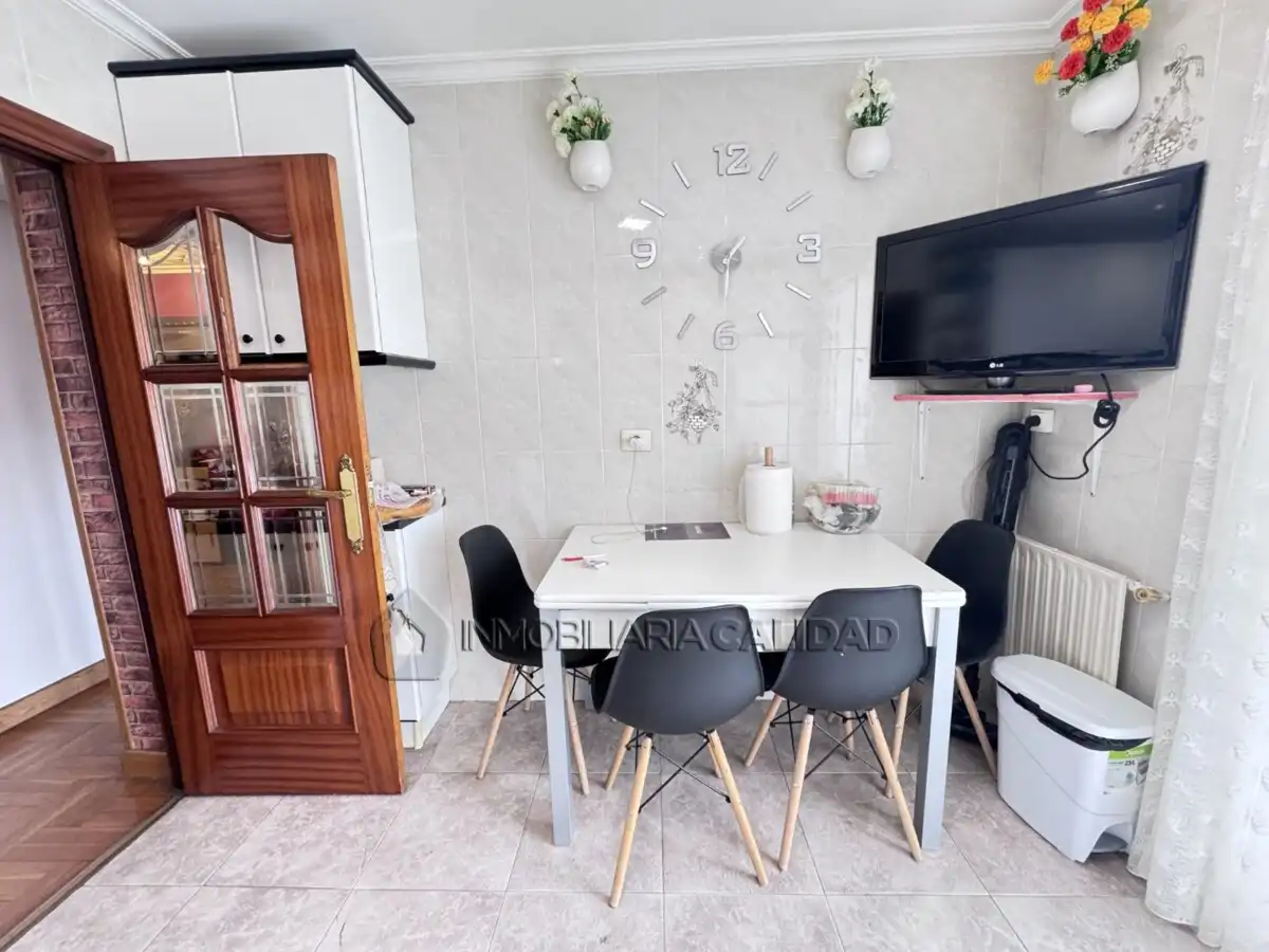 Comedor de Piso en venta en Burgos con Calefacción