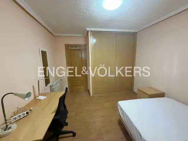 Bedroom of Flat for rent in Madrid  with Heating, Parquet flooring and Furnished