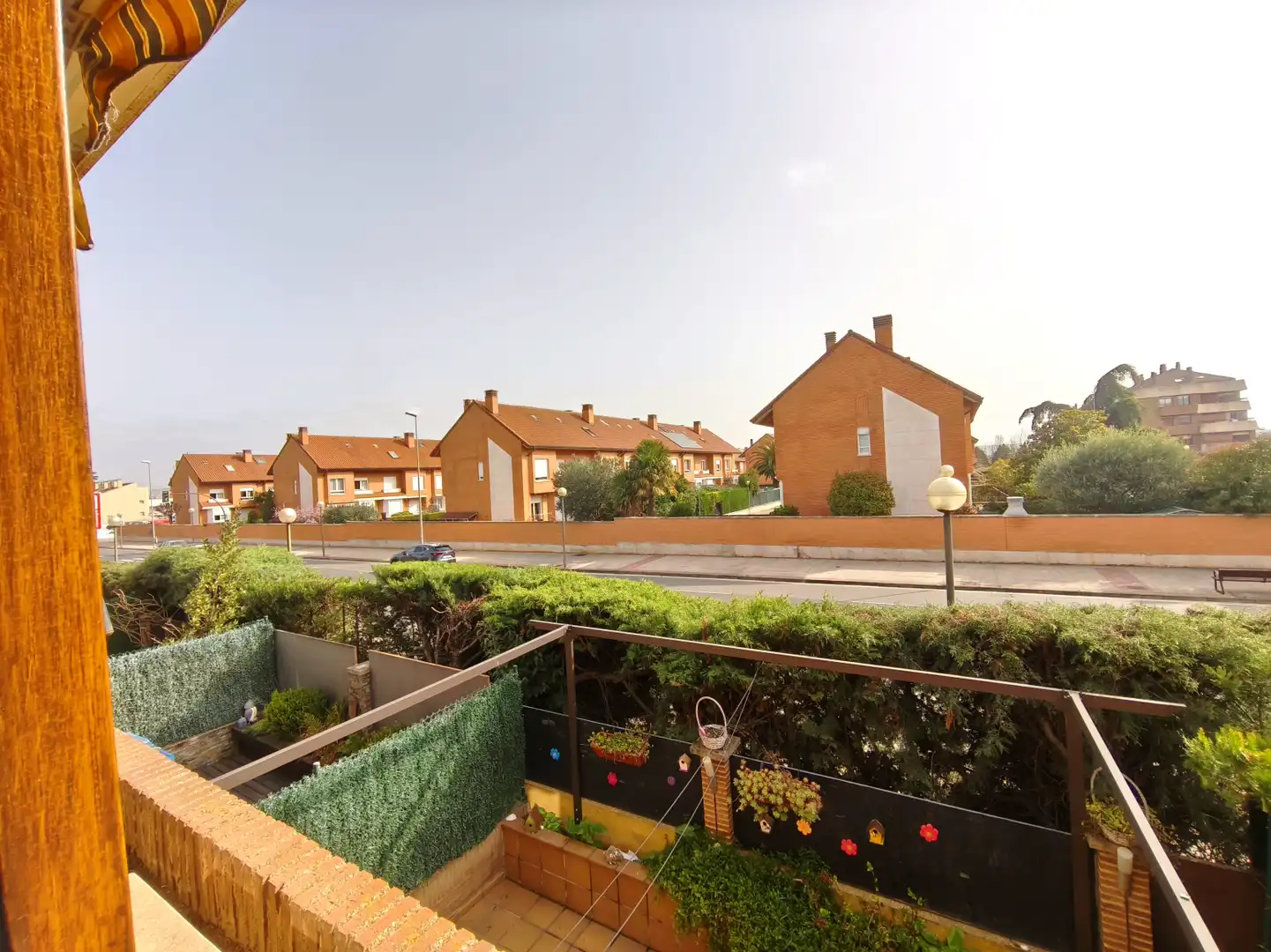 Vista exterior de Casa o xalet en venda en  Logroño amb Calefacció, Jardí privat i Parquet