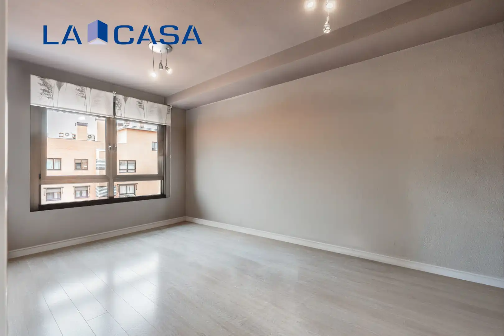 Habitación de Piso en venta en  Madrid Capital con Calefacción y Piscina