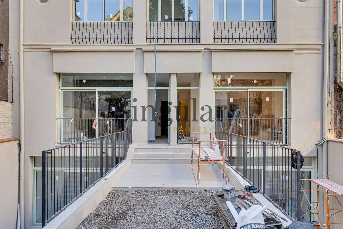 Vista exterior de Dúplex en venda en Barcelona amb Aire condicionat, Calefacció i Jardí privat