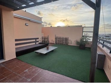 Penthouse with balcony to rent in Garbinet - Vistahermosa
