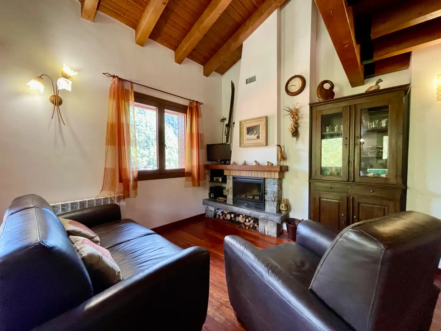 Living room of Duplexes for sale in Setcases  with Heating, Parquet flooring and Furnished