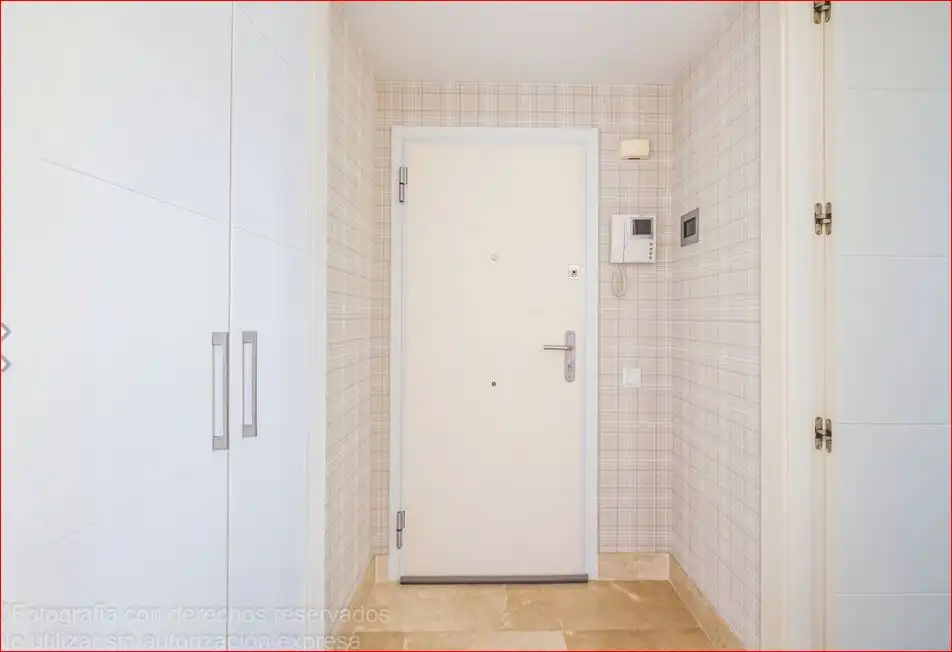 Wohnung zum Verkauf in Manilva mit Klimaanlage, Heizung und Privatgarten