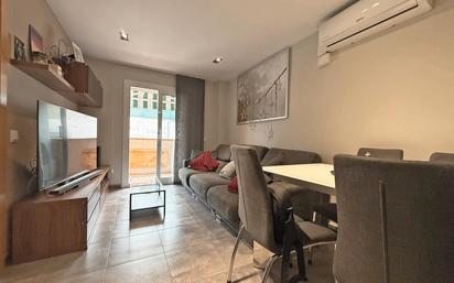 Living room of Flat for sale in Esplugues de Llobregat  with Furnished and Balcony