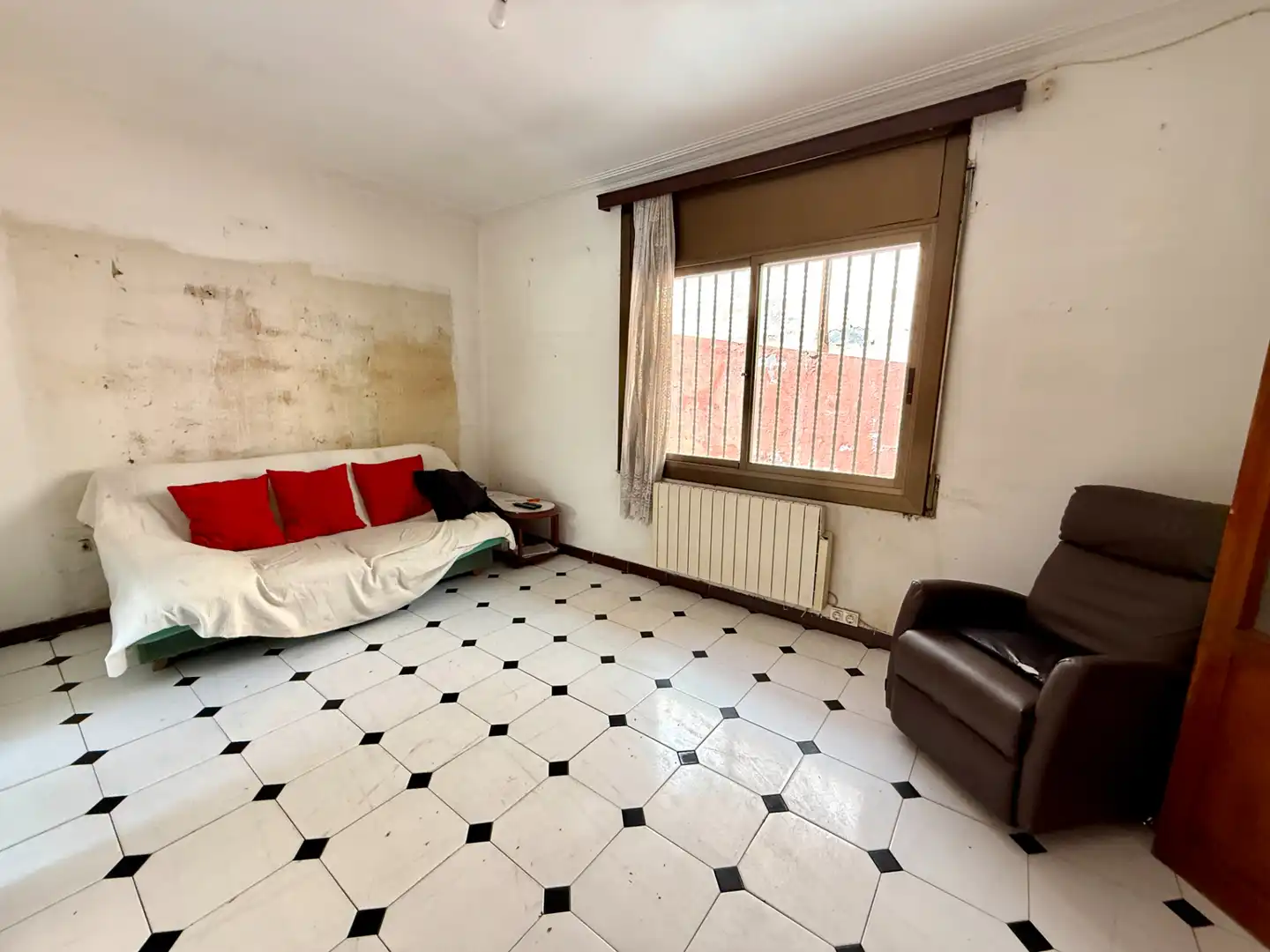 Habitación de Casa adosada en venta en Barcelona con Calefacción, Terraza y Balcón