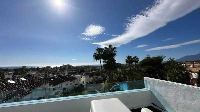 Exterior view of Detached homes for rent in Estepona  with Air Conditioner, Terrace and Storage room
